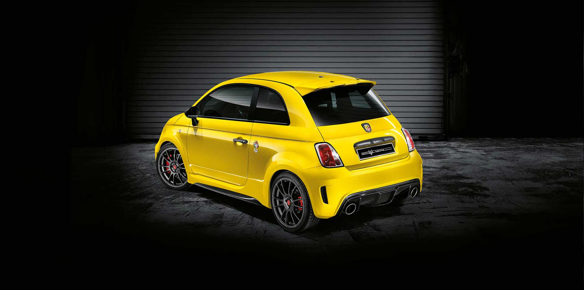  Abarth 695 Biposto Record visione laterale 